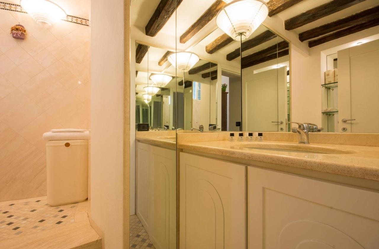 Astonish Cathedral View Apartment